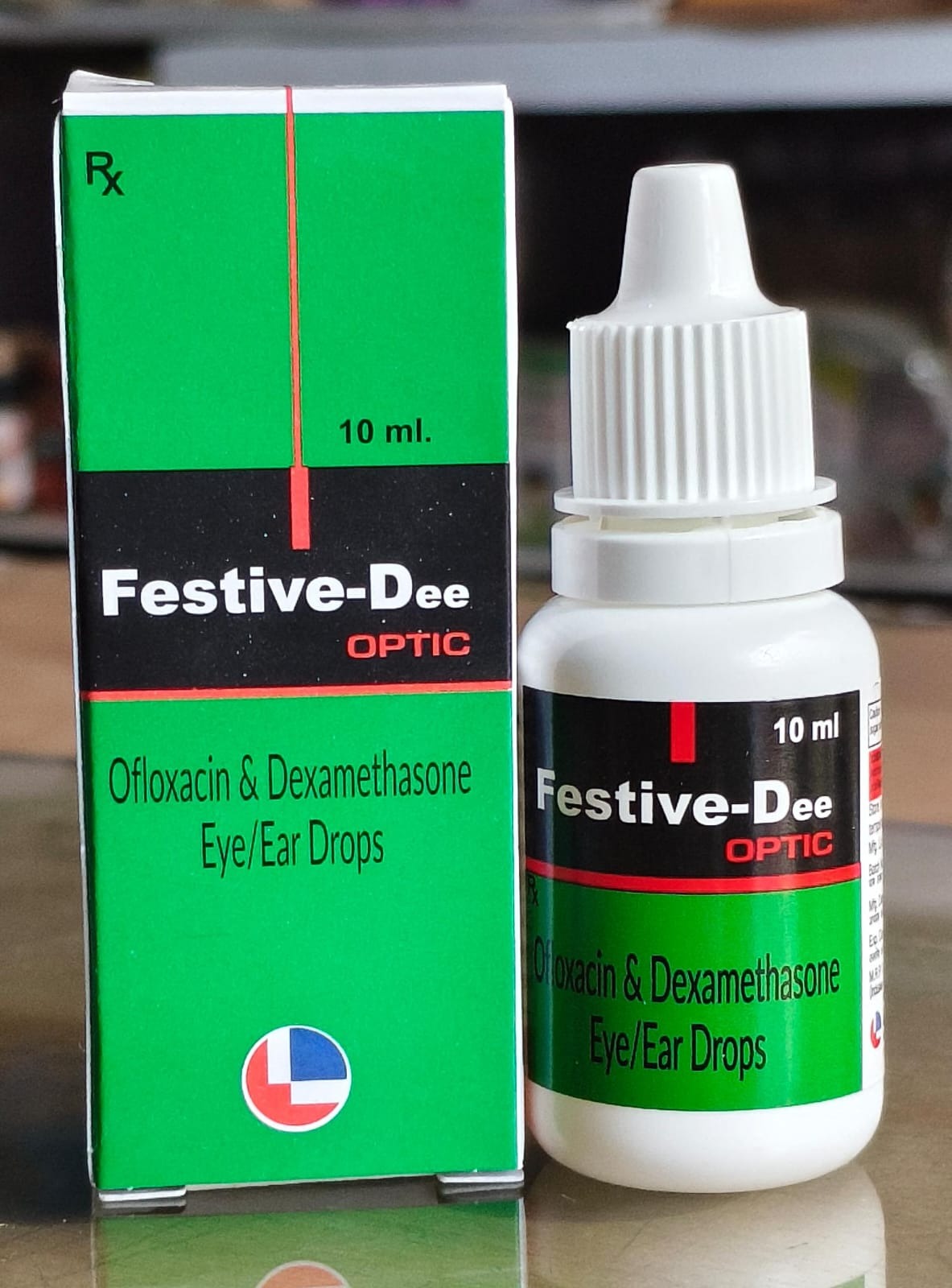 FESTIVE DEE
